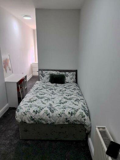 8 Bedroom Terraced House To Rent In Wavertree Road, Liverpool, Merseyside, L7