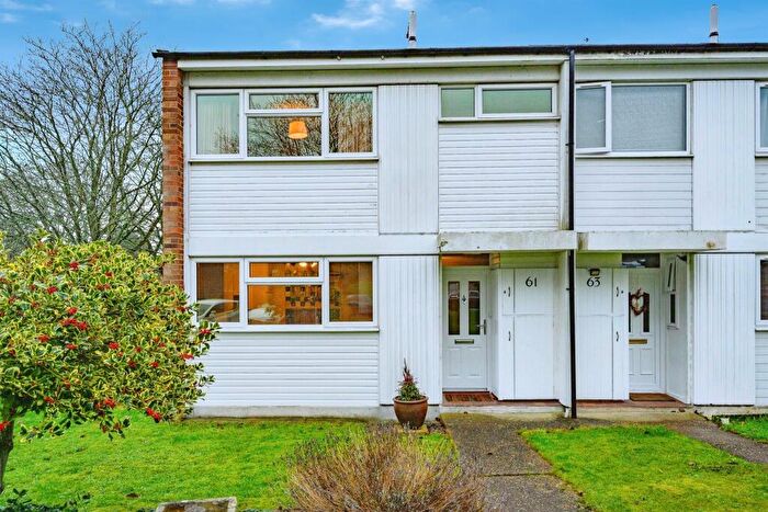 3 Bedroom Semi-Detached House For Sale In Chiltern Road, St. Albans, AL4