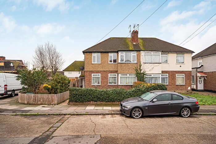 2 Bedroom Property For Sale In Stainton Road, Enfield, EN3