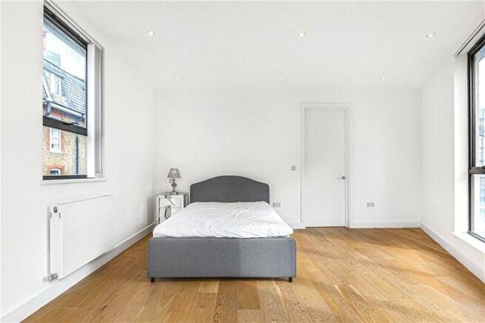 2 Bedroom Apartment For Sale In Vision House, Peerless Street, London, EC1V