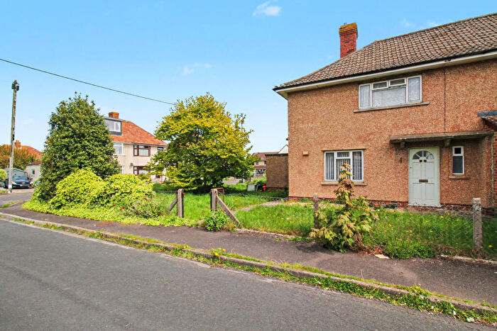 2 Bedroom Semi-Detached House For Sale In Glanvill Road, Street, BA16