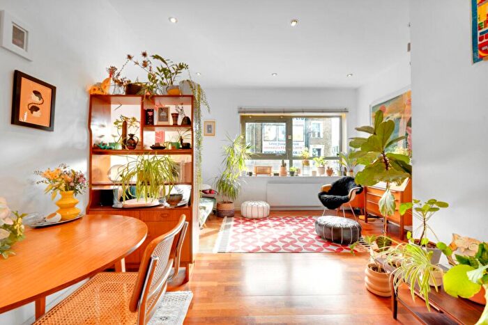 1 Bedroom Flat For Sale In Mildmay Park, Arc Building, N1