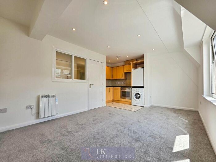 1 Bedroom Flat To Rent In Chapel Street, Guildford, GU1
