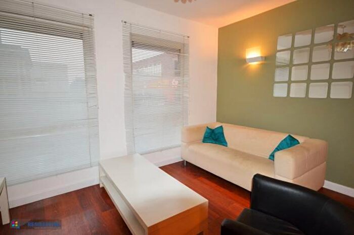 1 Bedroom Flat To Rent In Upper Allen Street, Sheffield, South Yorkshire, S3