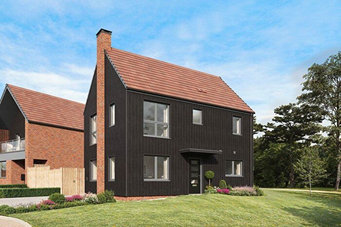 3 Bedroom Detached House For Sale In Concorde Drive, Weybridge, KT13