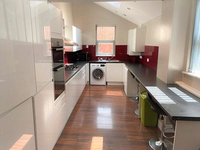 5 Bedroom End Of Terrace House To Rent In Church Grove, Nottingham, Nottinghamshire, NG7