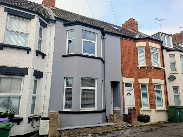 4 Bedroom Terraced House To Rent In Fernbank Crescent, Folkestone, Kent, CT19