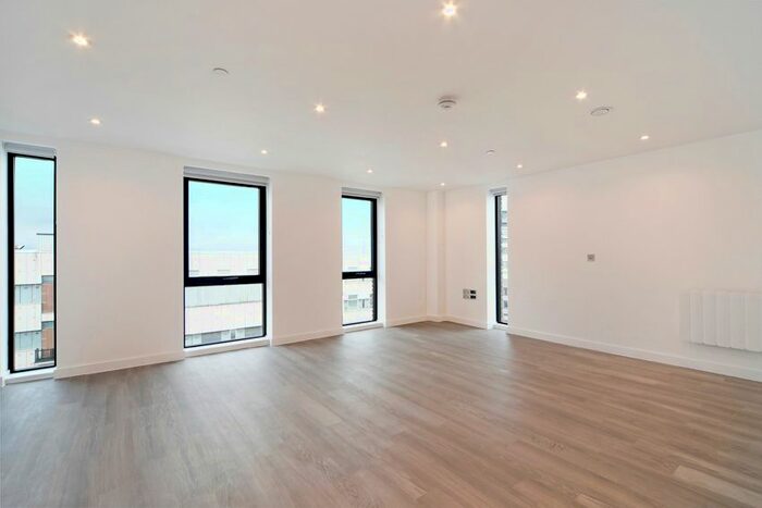 3 Bedroom Flat To Rent In Landrow Place, 86 Lionel Street, Birmingham B3