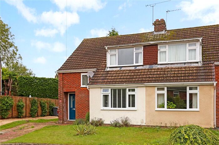 3 Bedroom Semi Detached House For Sale In Wentworth Close, Farnham, Surrey, GU9