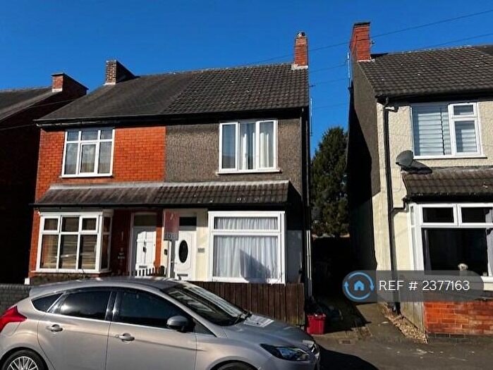 3 Bedroom Semi-Detached House To Rent In Crescent Road, Hugglescote, Coalville, LE67
