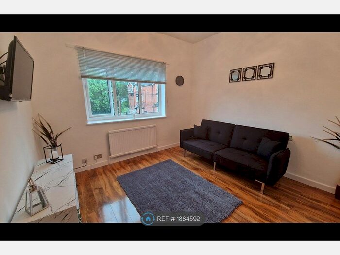 1 Bedroom Flat To Rent In Polygon Road, Crumpsall, M8