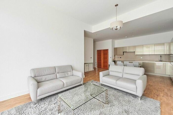 2 Bedroom Flat To Rent In Sovereign Point, Midland Road, Bath, BA2