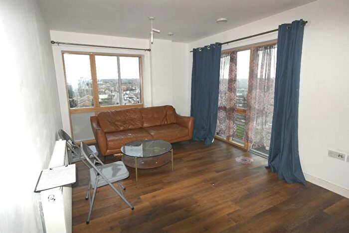 3 Bedroom Flat To Rent In Vickers House, Romford, Essex, RM1