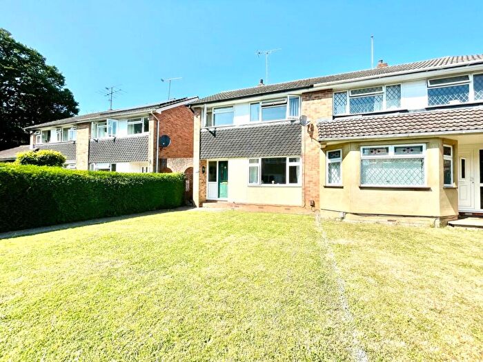 3 Bedroom Semi-Detached House To Rent In Kingfisher Drive, Woodley, Reading, Berkshire, RG5