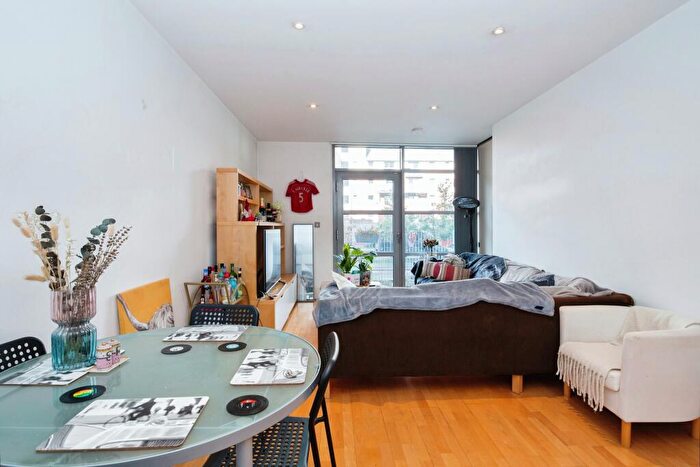 2 Bedroom Apartment For Sale In Whitworth Street West, Manchester, M1