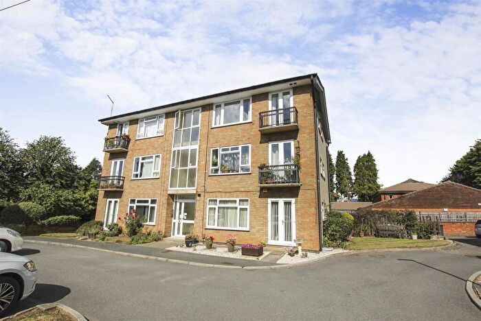 2 Bedroom Flat For Sale In Petherton Court, Kettering, NN16