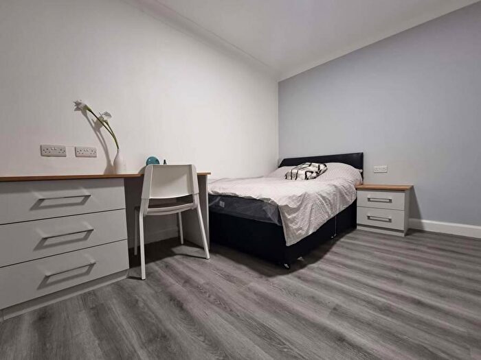 3 Bedroom House To Rent In Welton Mount, Hyde Park, Leeds, LS6