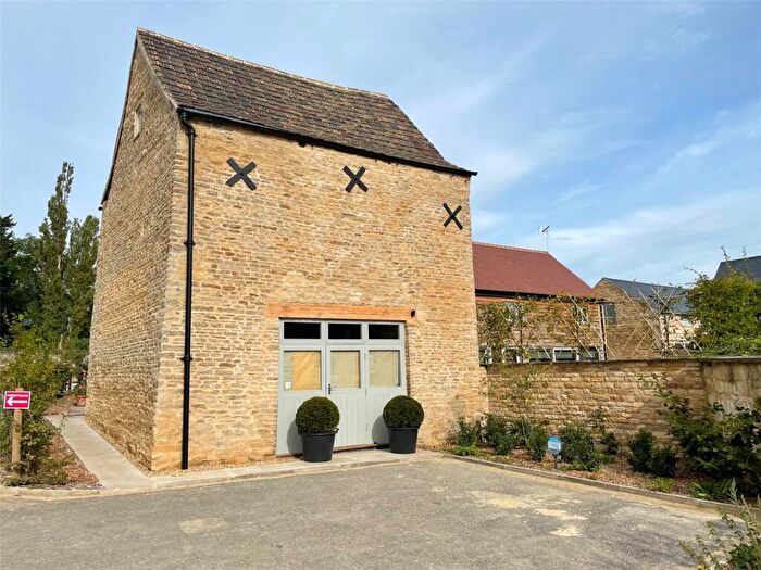 1 Bedroom Link Detached House For Sale In The Dovecote, Ketton, PE9