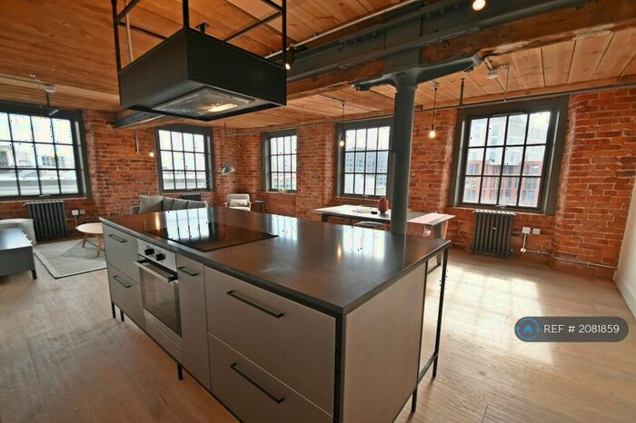 2 Bedroom Flat To Rent In Binns Place, Manchester, M4