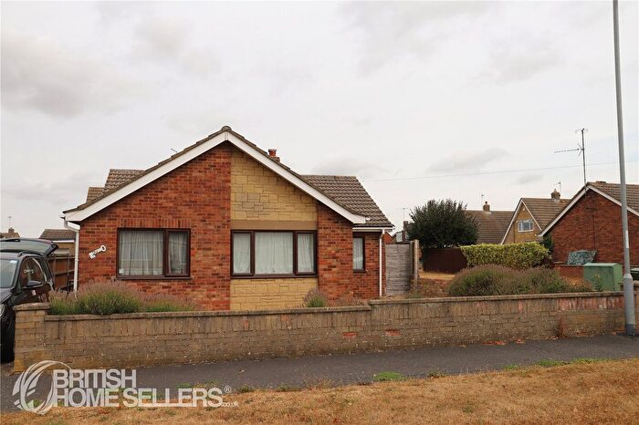 3 Bedroom Bungalow For Sale In Beauvale Gardens, Peterborough, Cambridgeshire, PE4