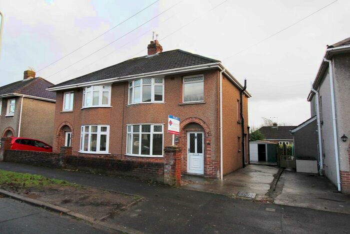 3 Bedroom Semi-Detached House To Rent In Fairfield Road, Bridgend, CF31