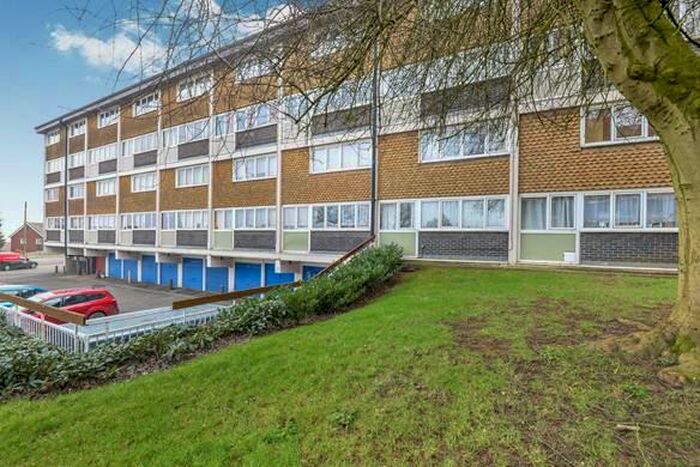 2 Bedroom Maisonette To Rent In Bretch Hill, Banbury, OX16