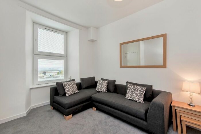 2 Bedroom Flat To Rent In Pitfour Street, West End, Dundee, DD2