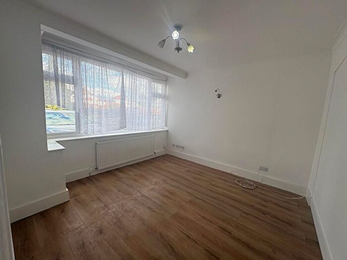 4 Bedroom Semi-Detached House To Rent In Turner Road, Edgware, HA8