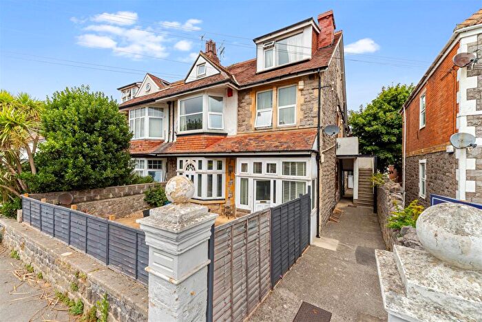 2 Bedroom Flat For Sale In Charlton Road, Weston-Super-Mare - No Chain!, BS23