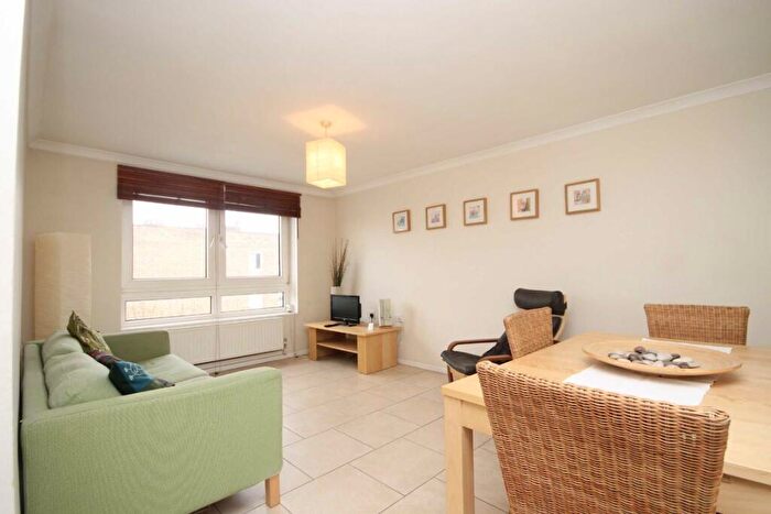 1 Bedroom Flat To Rent In Lavender Hill, Battersea, SW11