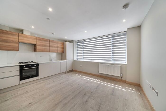 1 Bedroom Flat To Rent In Stirling Way, Borehamwood, WD6