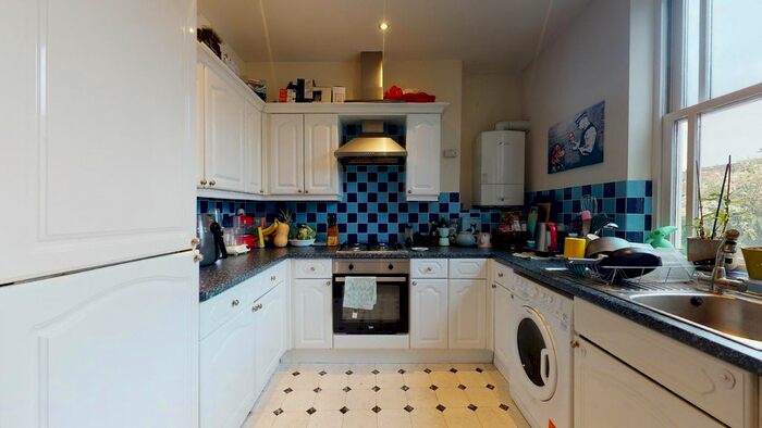 2 Bedroom Flat To Rent In Hammersmith Grove, Hammersmith, W6