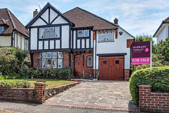 4 Bedroom Detached House For Sale In Glebe Hyrst, Sanderstead, South Croydon, Surrey, CR2