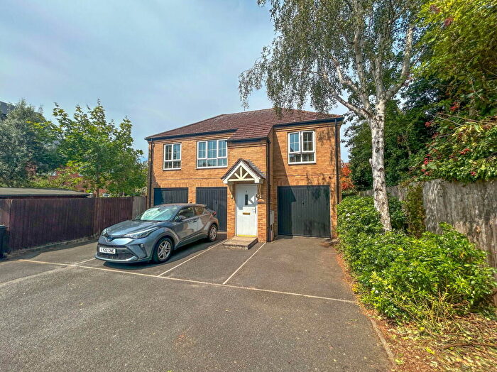 2 Bedroom Coach House For Sale In The Squires, Peterborough, PE2