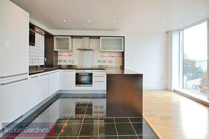 2 Bedroom Apartment To Rent In Kingfisher Way, Cambridge, CB2