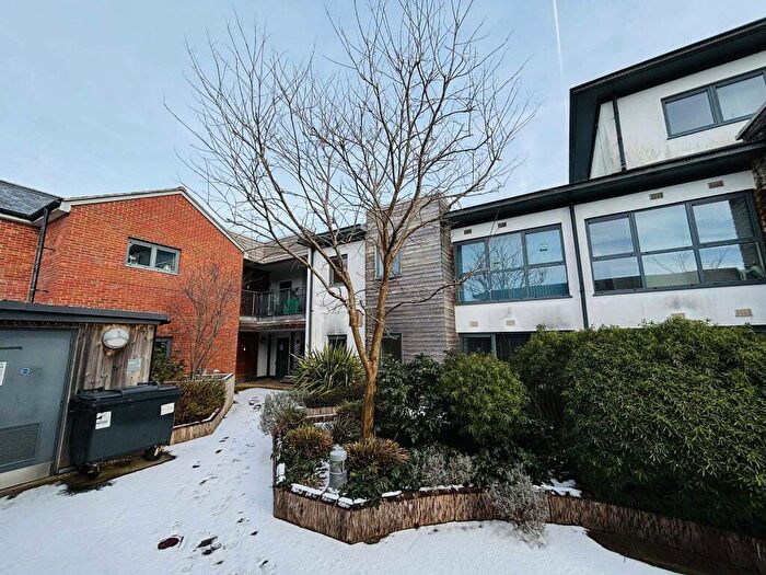 1 Bedroom Flat For Sale In Melville, Park Way, Newbury, RG14