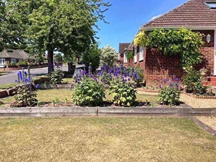3 Bedroom Bungalow For Sale In Sheppard Road, Basingstoke, Hampshire, RG21