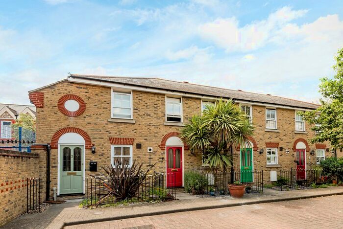 2 Bedroom Terraced House To Rent In Twycross Mews, Greenwich, London, SE10