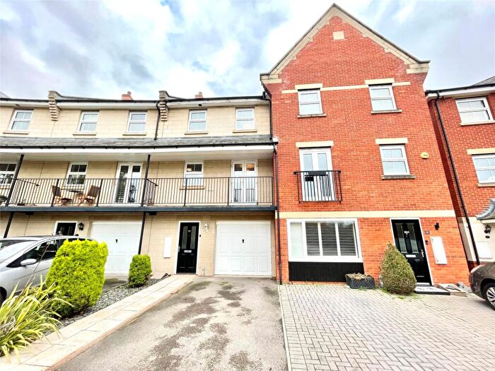 4 Bedroom Town House To Rent In Aphelion Way, Shinfield, Berkshire, RG2