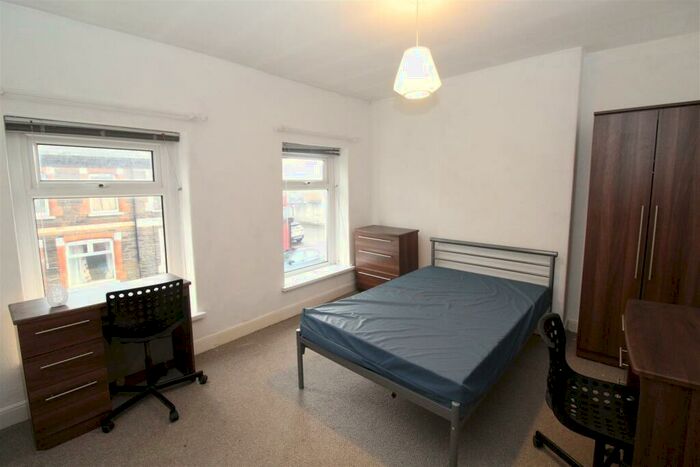 3 Bedroom House To Rent In Cyfartha Street. Roath, Cardiff, CF24