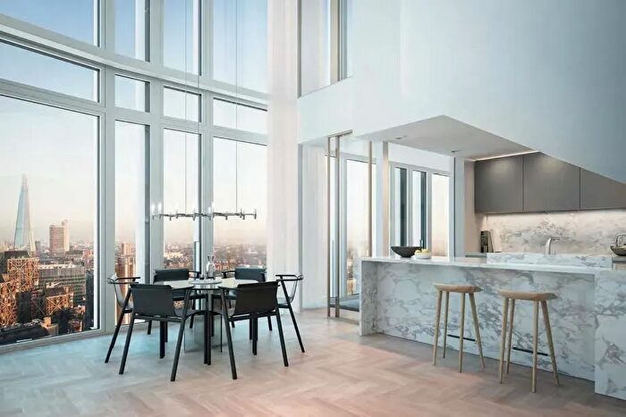 3 Bedroom Flat To Rent In Upper Ground, London, SE1