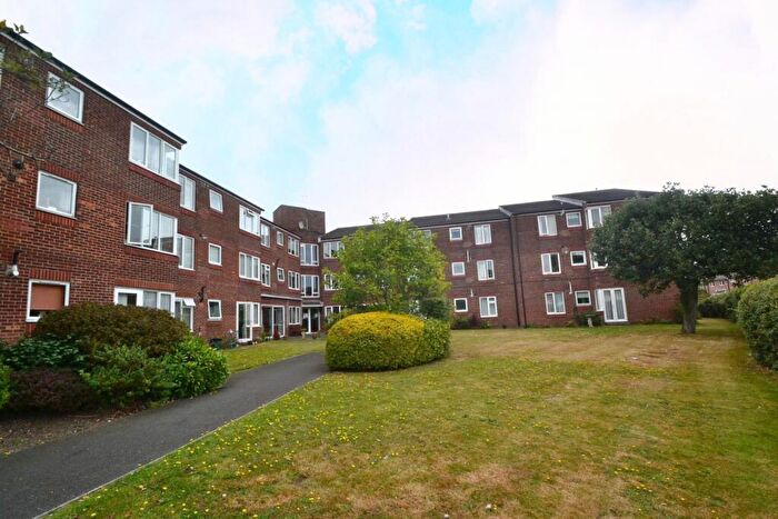 1 Bedroom Retirement Property For Sale In Poole, BH15