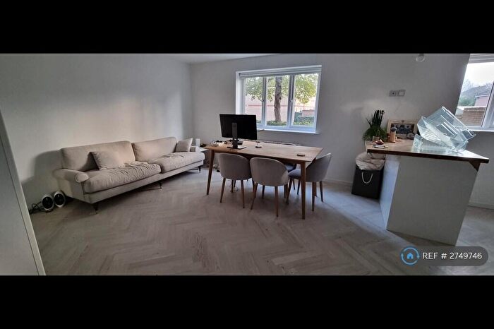 1 Bedroom Flat To Rent In Telegraph Place, London, E14