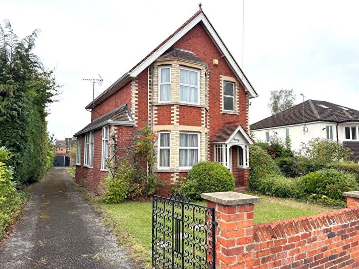 3 Bedroom Detached House To Rent In New Road, Twyford, Reading, RG10