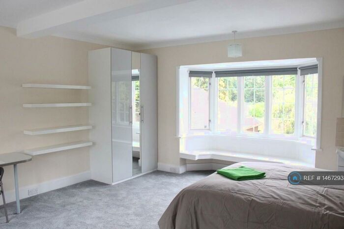 10 Bedroom Detached House To Rent In Shinfield Road, Reading, RG2