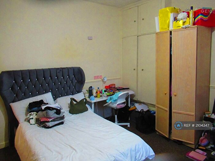 2 Bedroom End Of Terrace House To Rent In Dane Street, Oldham, OL4