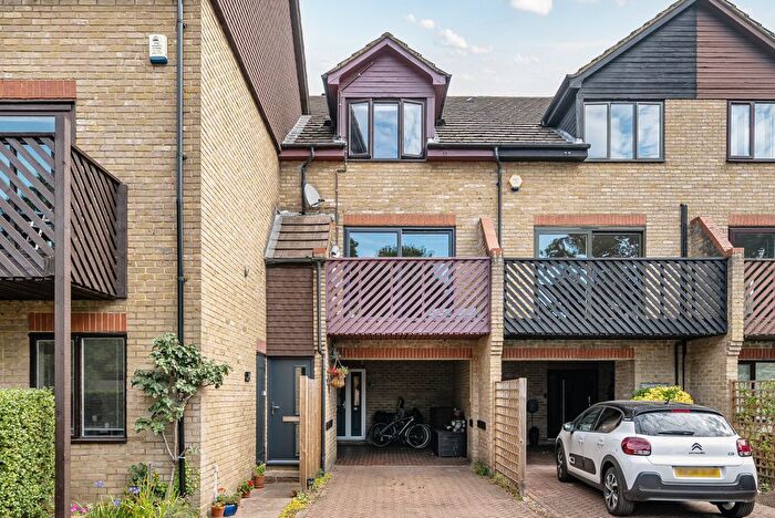 3 Bedroom Terraced House For Sale In Sandy Lane, Teddington, TW11