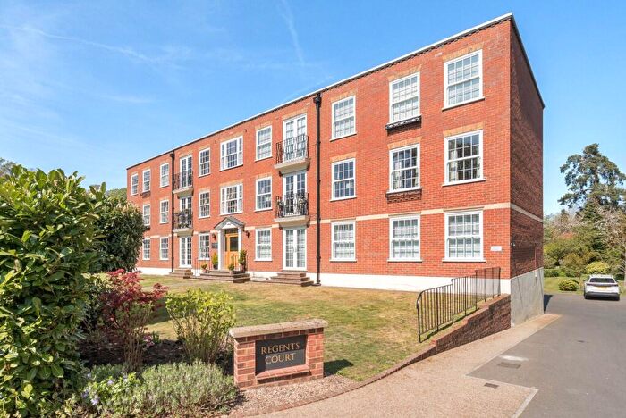 3 Bedroom Apartment For Sale In St. Georges Avenue, Weybridge, KT13
