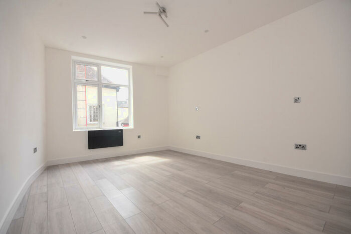 2 Bedroom Apartment To Rent In High Street, Braintree, CM7