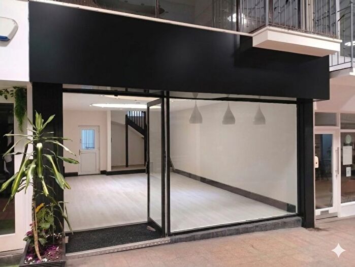 Semi-Detached Bungalow To Rent In Picton Arcade, Swansea, SA1